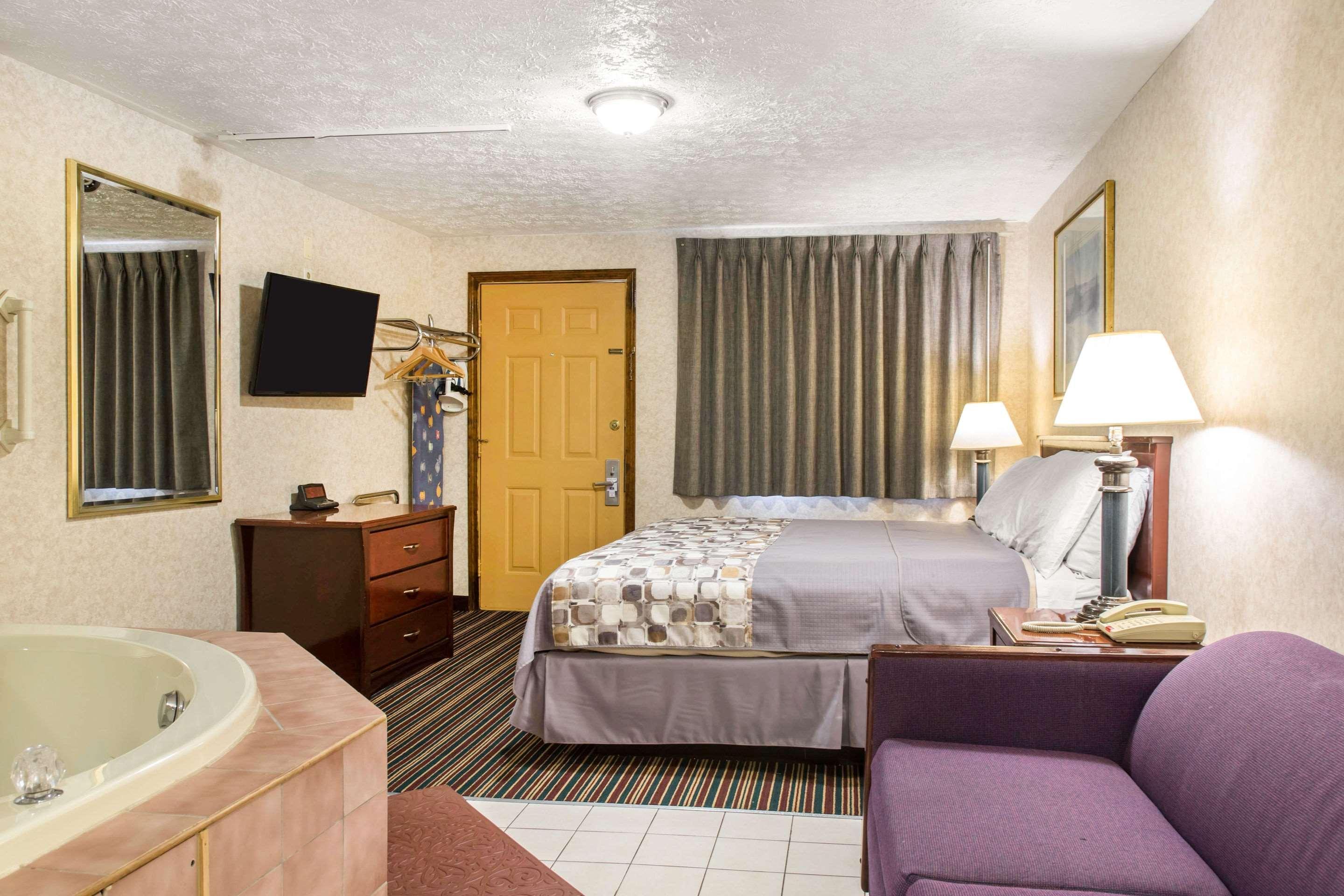 Rodeway Inn & Suites Branford - Guilford Zewnętrze zdjęcie